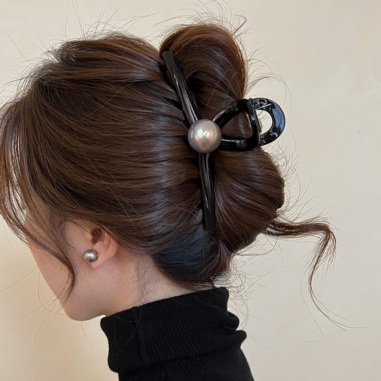 大きいサイズの黒い真珠のつかみの女性のシンプルな大衆の高級感のヘアピンの後頭部のサメのクリップの髪飾りのレトロな髪飾り|undefined