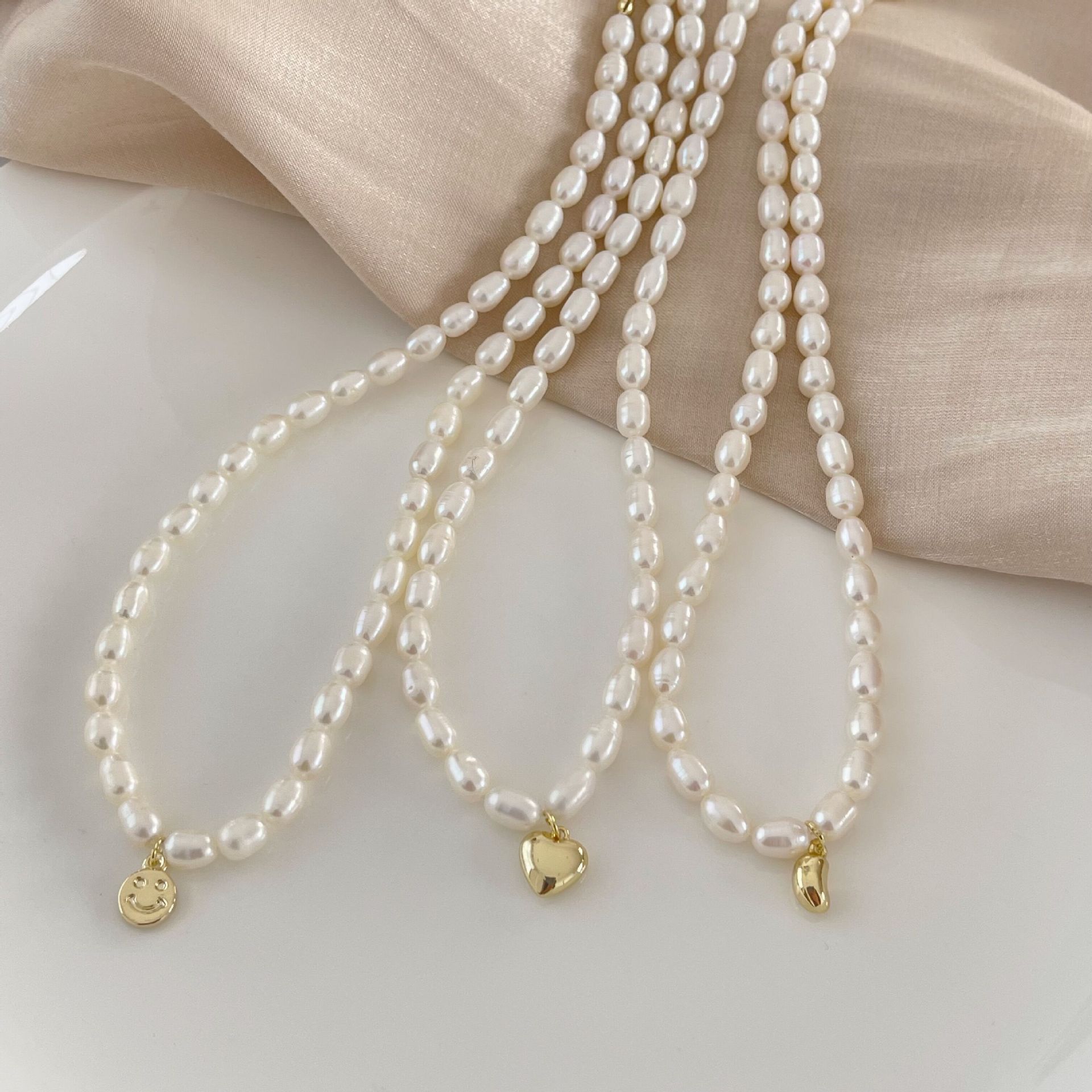 45g Weight Necklace Classification 1 Piece Quantity Daily Occasion Freshwater Pearl Material Heart Shape Pattern Women'S Gender Beaded Design Retro Style 1 Piece Retro Heart Shape Freshwater Pearl Beaded Necklace 15
