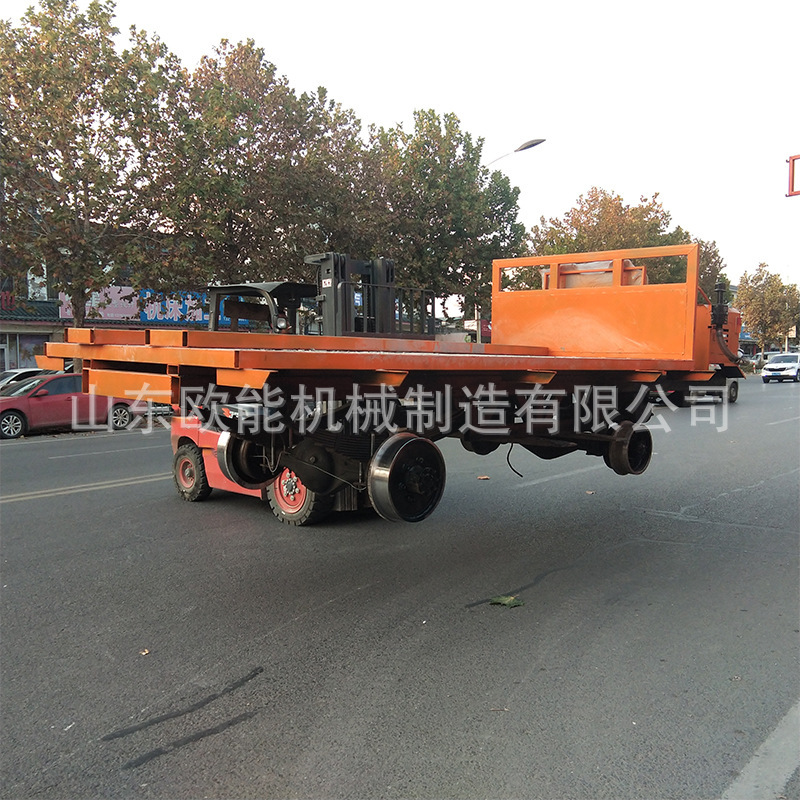 柴油轨道运输车 地铁轻轨平板维修搬运拖车 隧道前期铺装放线车