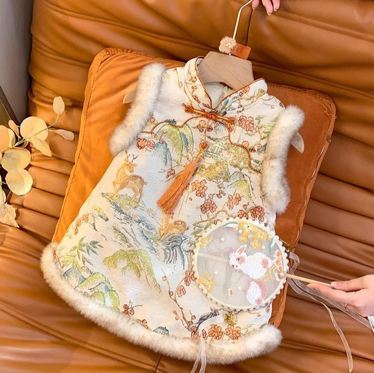 Qi Qiqian siete niñas más chaleco de terciopelo vestido cheongsam vestido 2025 nuevo vestido de aniversario vestido de Año Nuevo bebé