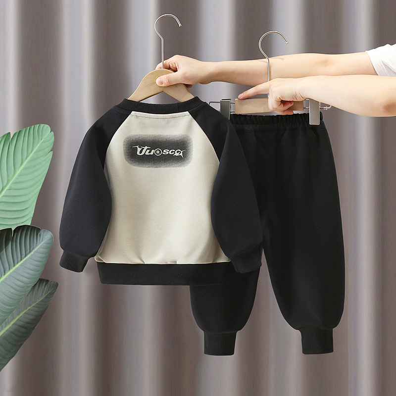 6117 Traje de otoño para niños 2025 nuevo estilo estilo occidental suéter de bebé niño primavera y otoño degradado traje de dos piezas marea