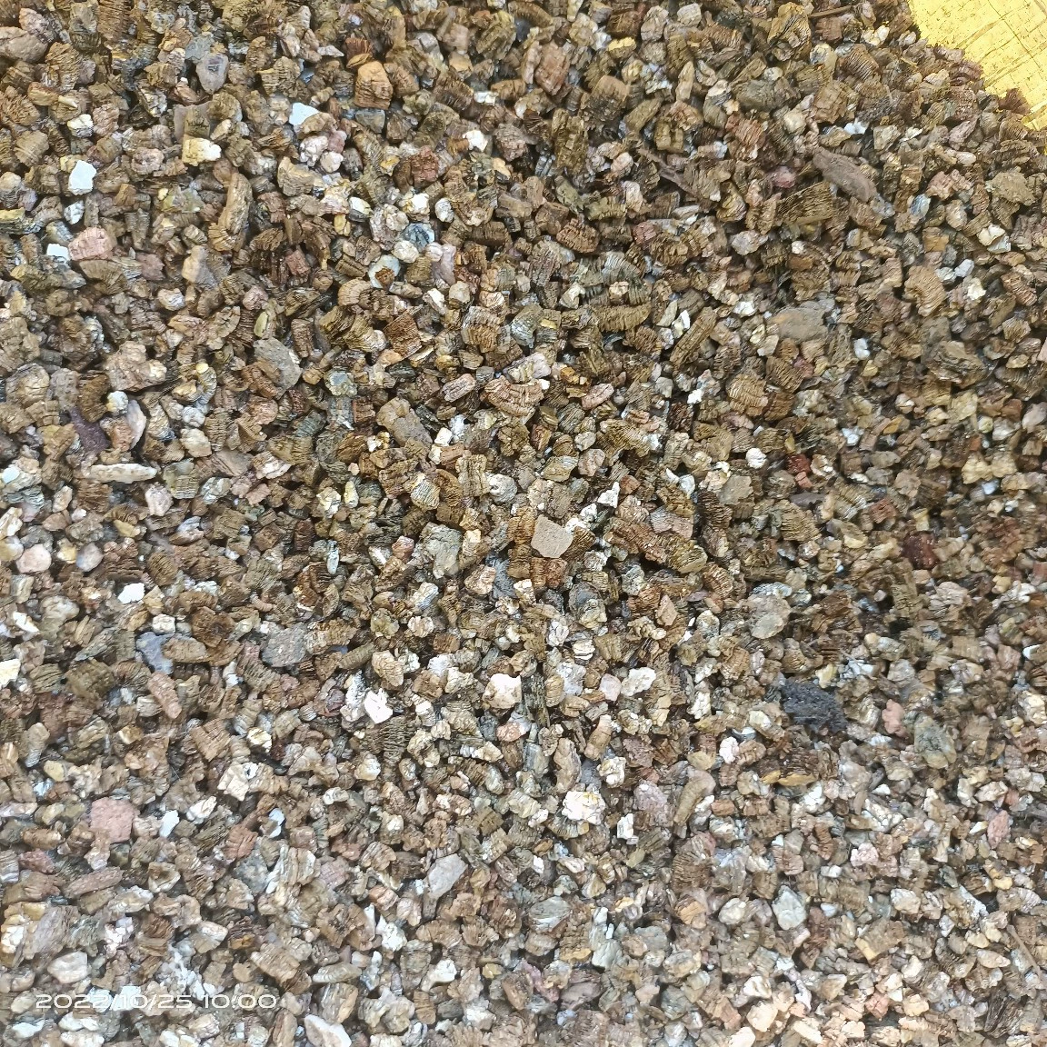 Золотисто-желтый агат премиум-класса, вермикулит 3-6 мм, выгодная цена и полная спецификация