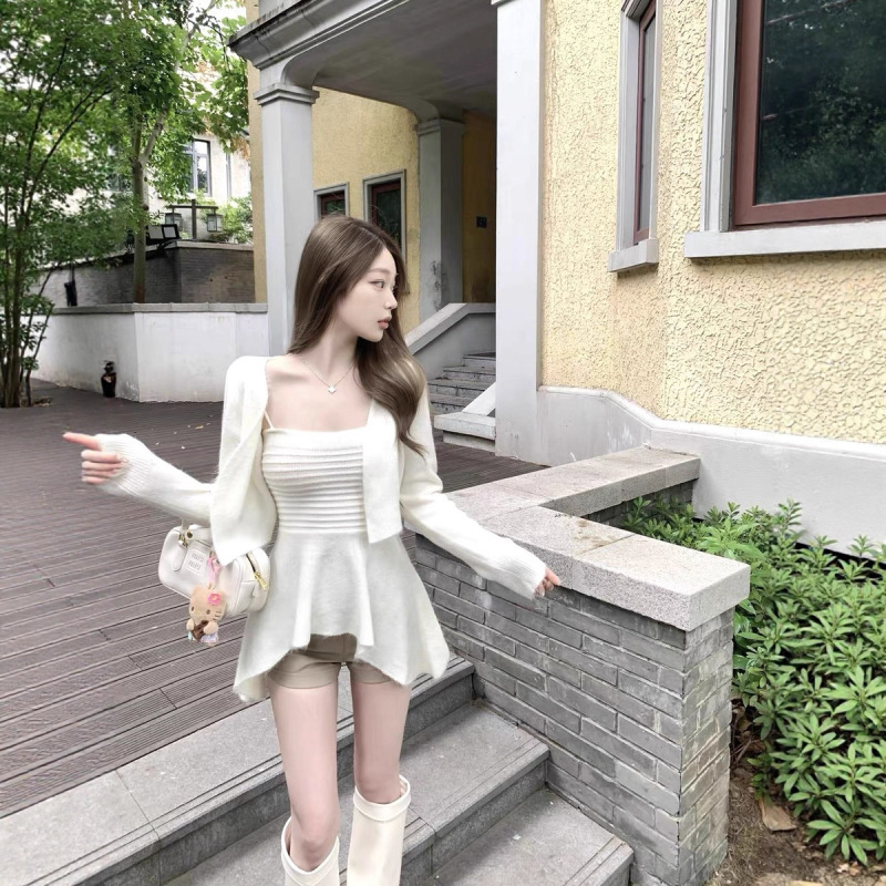 盘盘美神悸动秋季短款针织外搭开衫长袖外套女+吊带针织短裙|undefined