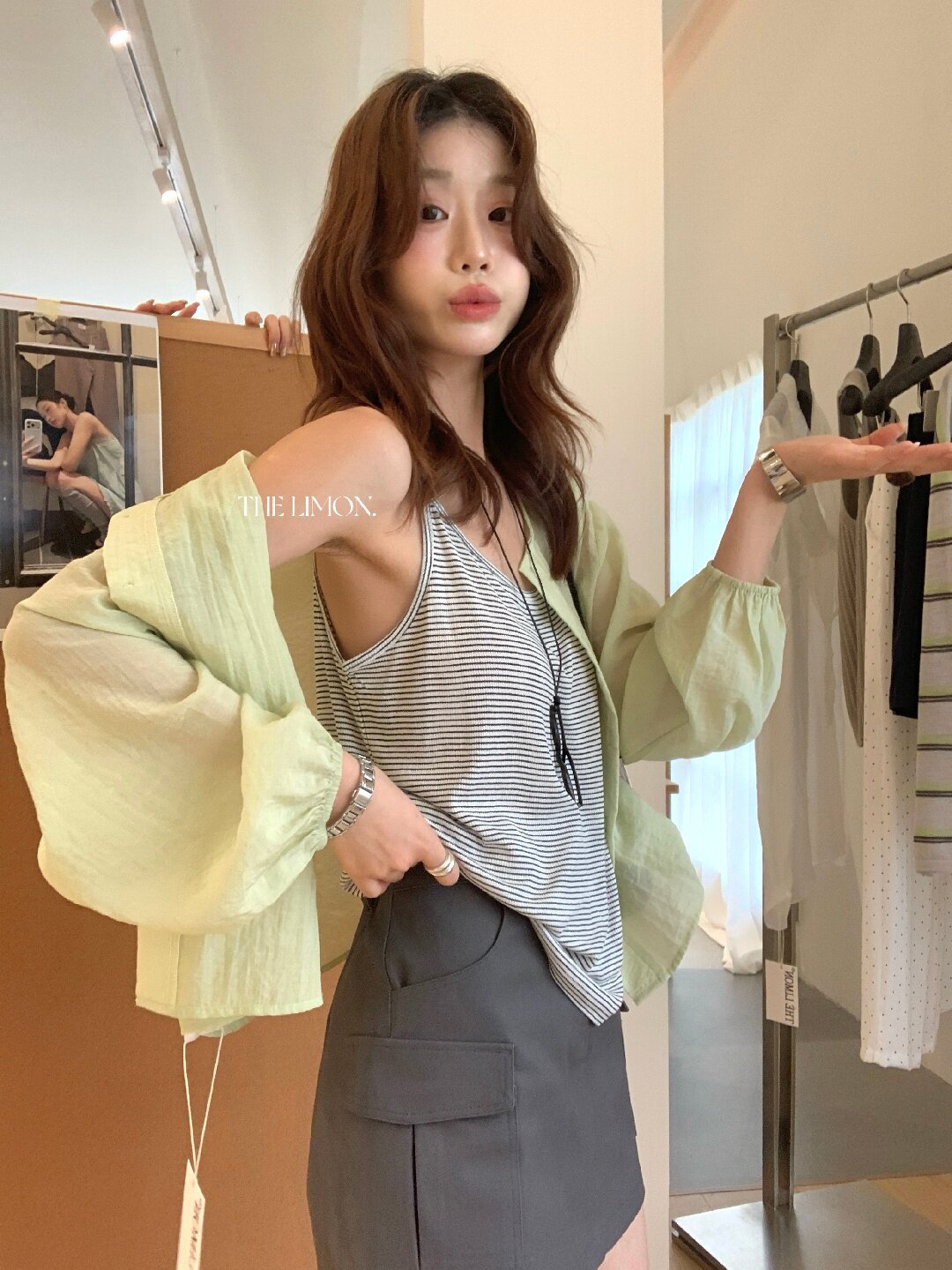 Áo chống nắng dáng dài tay ngắn kèm áo sọc trong hai mảnh nữ — xanh lam, bạc hà xanh, xanh mù tạt, màu trắng chi tiết 50