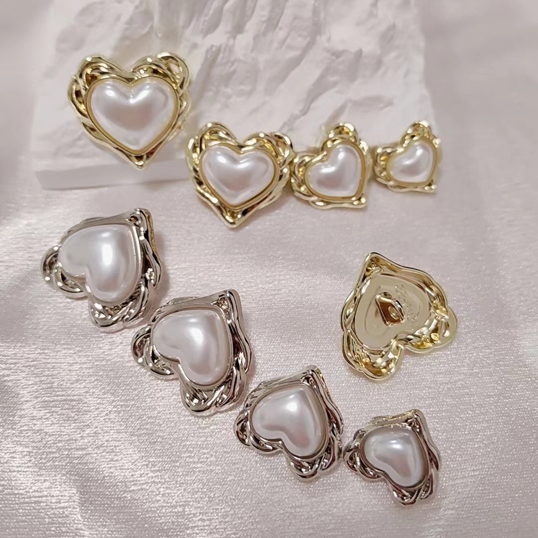 精致的桃心扣