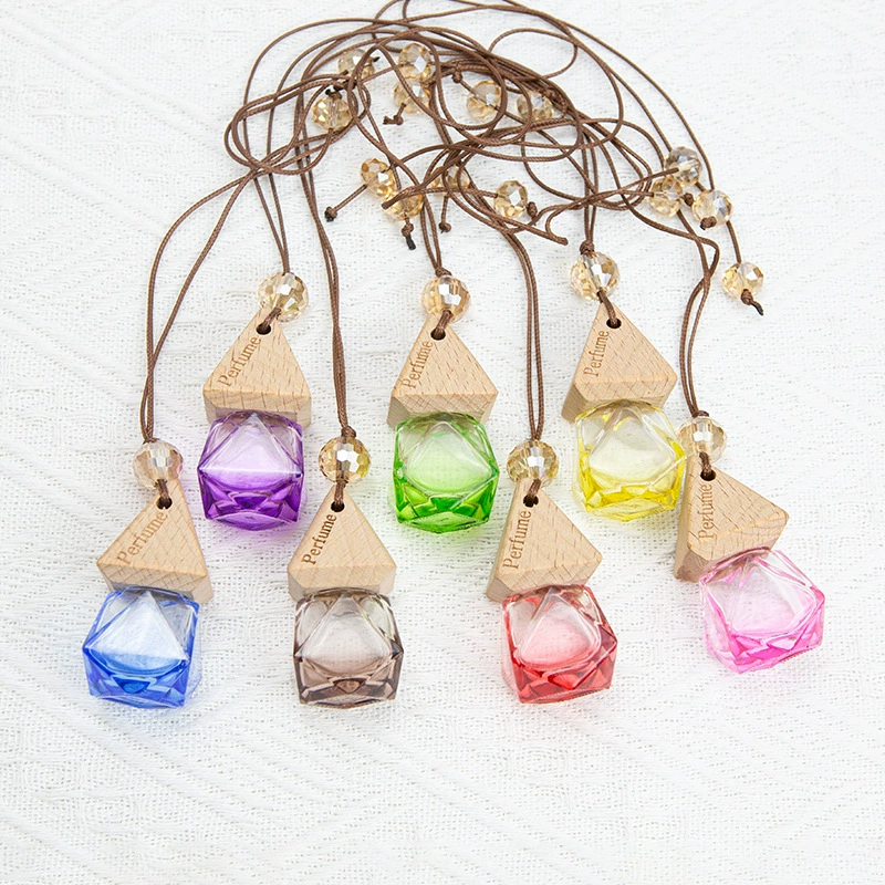 Автомобильная бутылка для ароматерапии ромбовидная стеклянная парфюмерная бутылка для дезодоранта минималистская модная автомобильная подвеска оптовая цветная бутылка