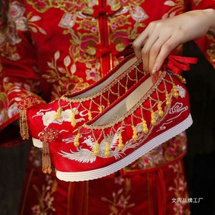 Xiuhe Wedding Shoes New Style Wedding Bride Hanfu Height-Increasing Ancient Style Red Shoes with Tassels and Plush Chinese Embroidered Shoes