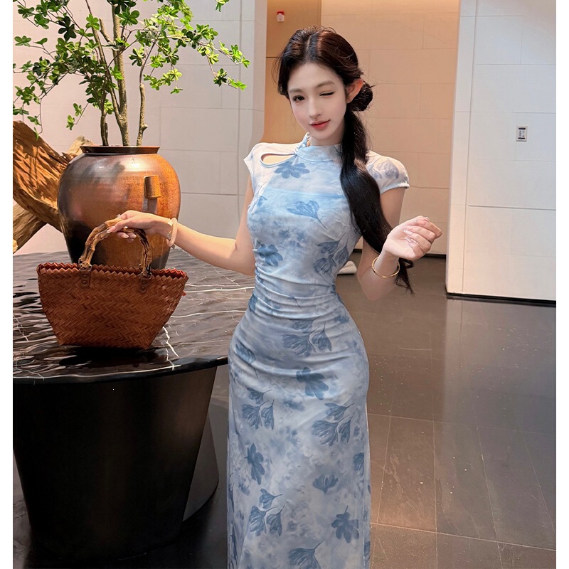 New Chinese-Style Velvet Cheongsam for Women, Summer New Model, Bright and Beautiful Suspender Dress, Gentle and Elegant National Style Long Dress New Chinese-Style Velvet Cheongsam for Women, Summer New Model, Bright and Beautiful Suspender Dress, Gentle and Elegant National Style Long Dress