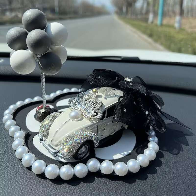 Corona de automóviles almohadilla antideslizante de lana corona de pluma alta almohadilla de diamante corona de pluma blanca decoración de la corona