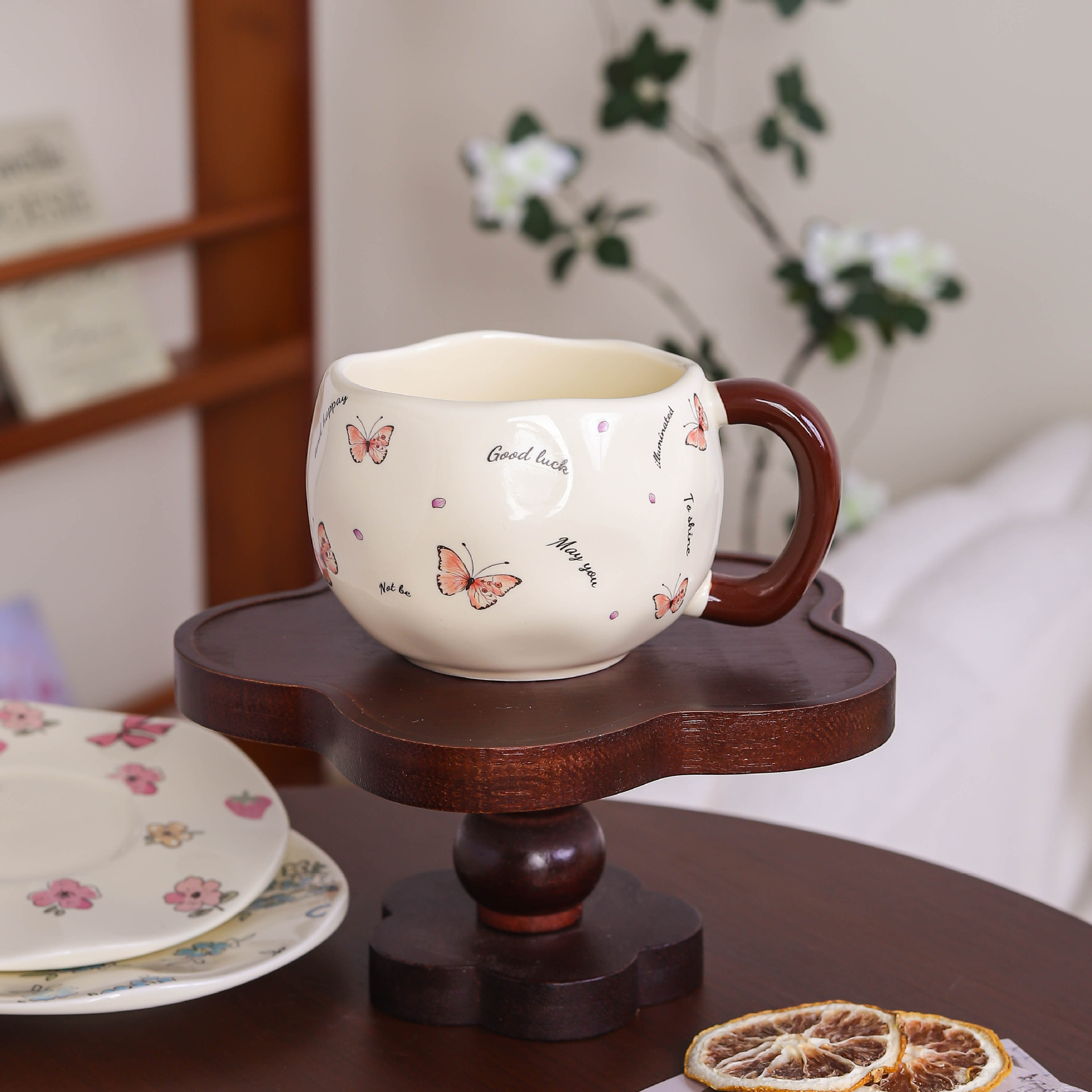 Luxury Ceramic Mug With Aesthetic Design For Afternoon Tea_voghion.com