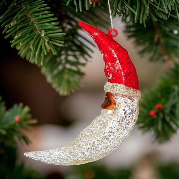 Glass decorations for elderly