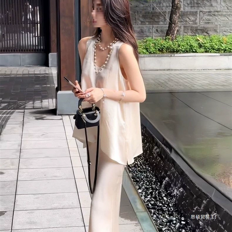 2025 новый ацетатный топ без рукавов для похудения, популярный летний атласный элегантный женский костюм с юбкой в ​​этом году