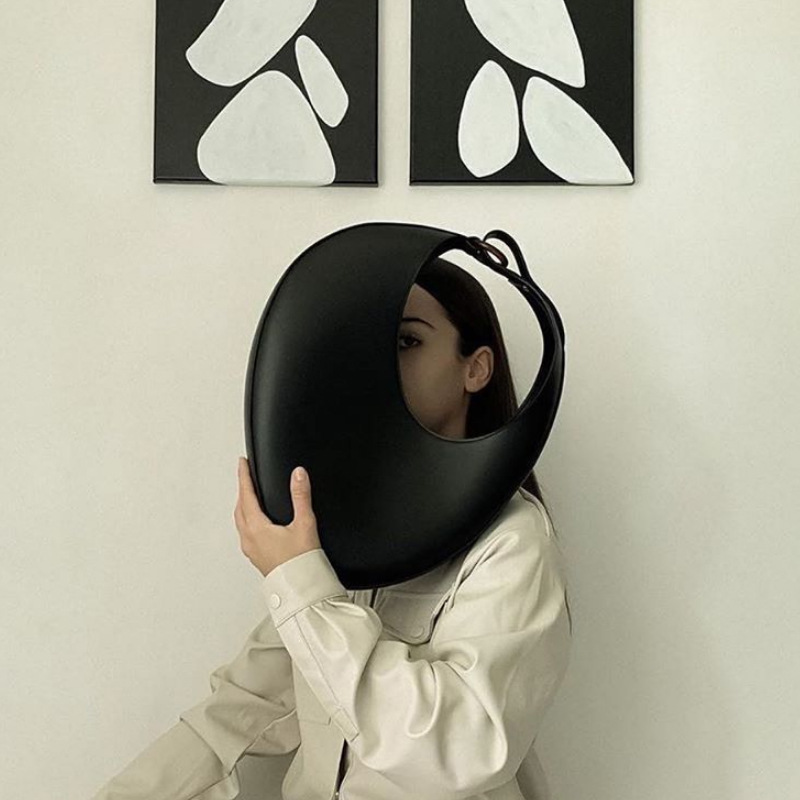 Niche Design Italian Women's 2023 New Trendy Unique Versatile Oval Large-capacity Shoulder Underarm Bag_voghion.com