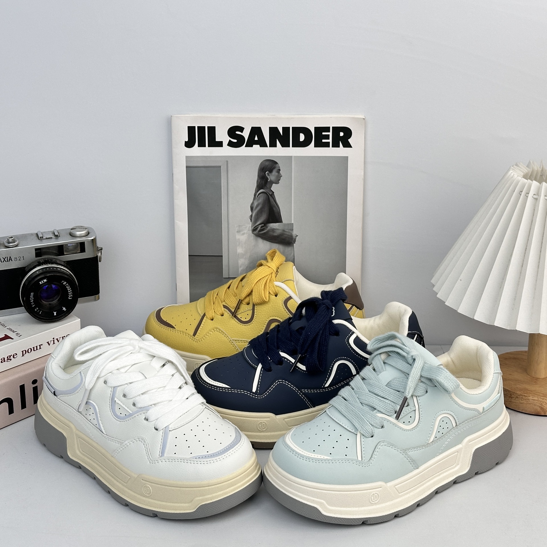 Yuanbo nicho no golpear zapatos de skate para mujeres 2025 nuevo primavera y otoño zapatos blancos de suela gruesa zapatos de pan universal