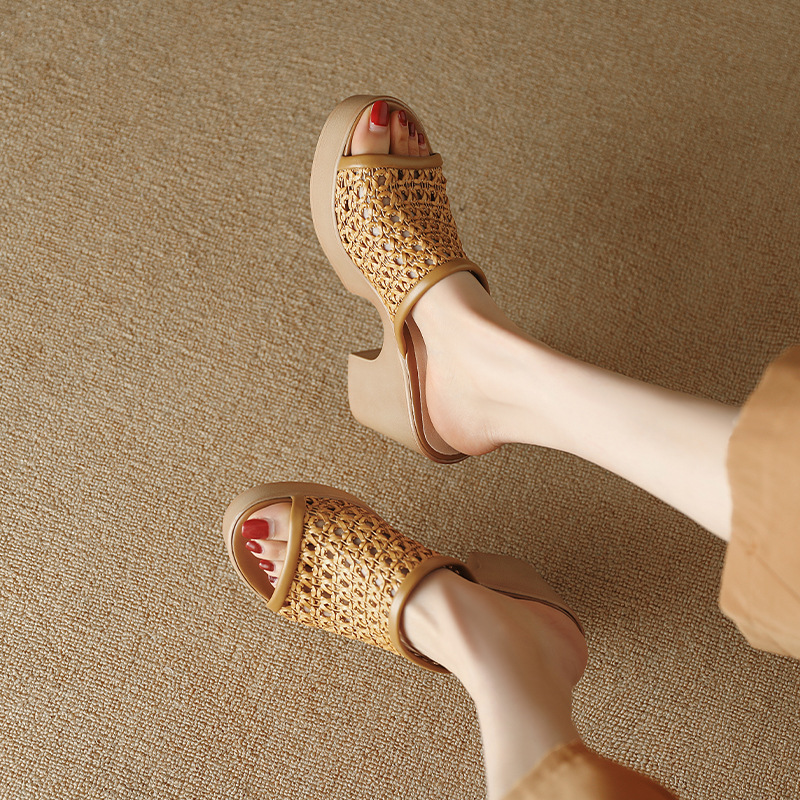 Sandal cao gót nữ hở mũi đế xuồng đan rỗng phong cách Pháp — màu nâu, màu trắng ngà