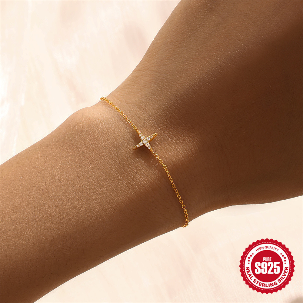 El nuevo S925 plata con incrustaciones de diamantes, cuatro estrellas, pulsera delgada simple, temperamento de moda femenina, accesorios de elementos de venta caliente