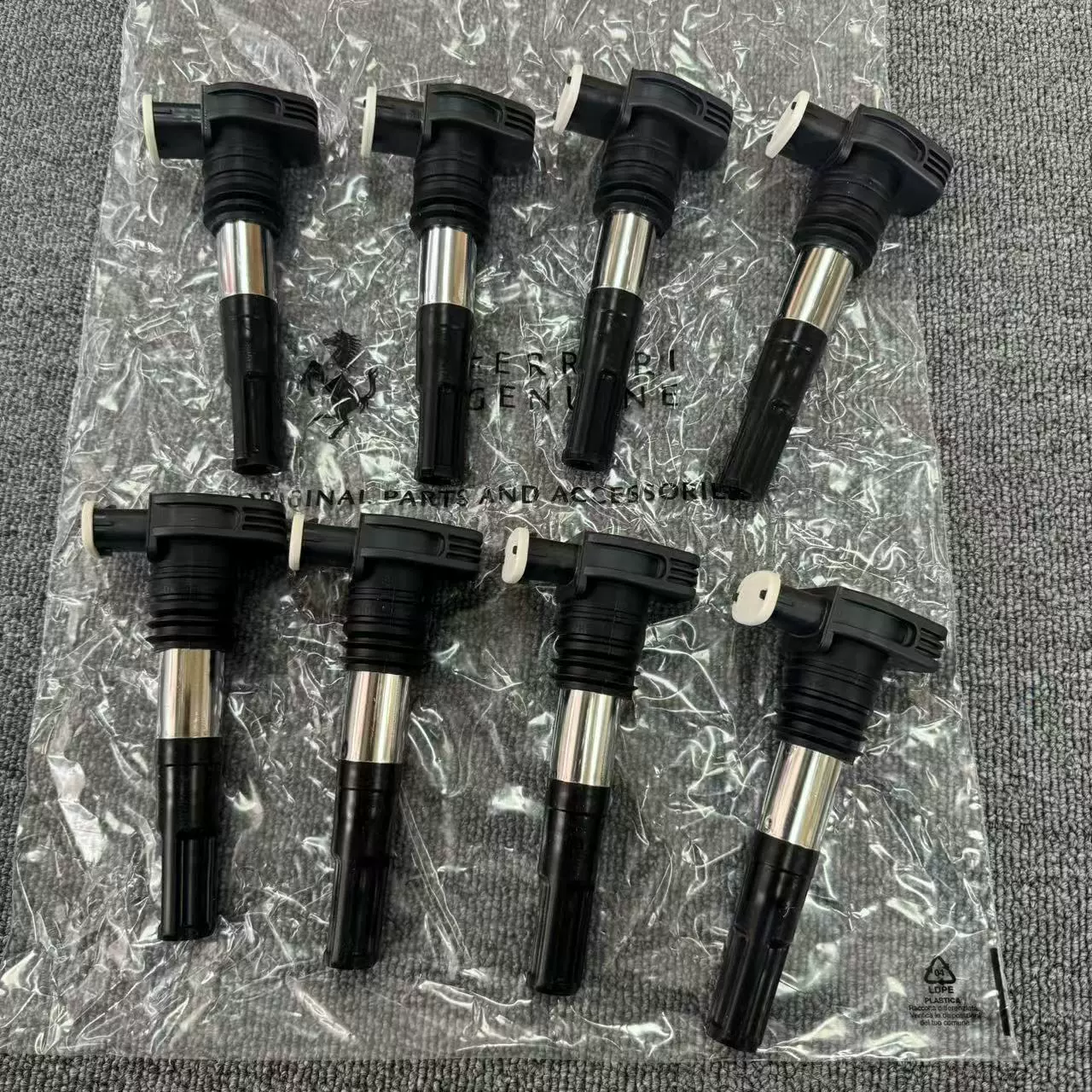 772927 Применимо для Ferrari California F430 F458 488 F12 599 F360 Катушка зажигания высокого давления пакет