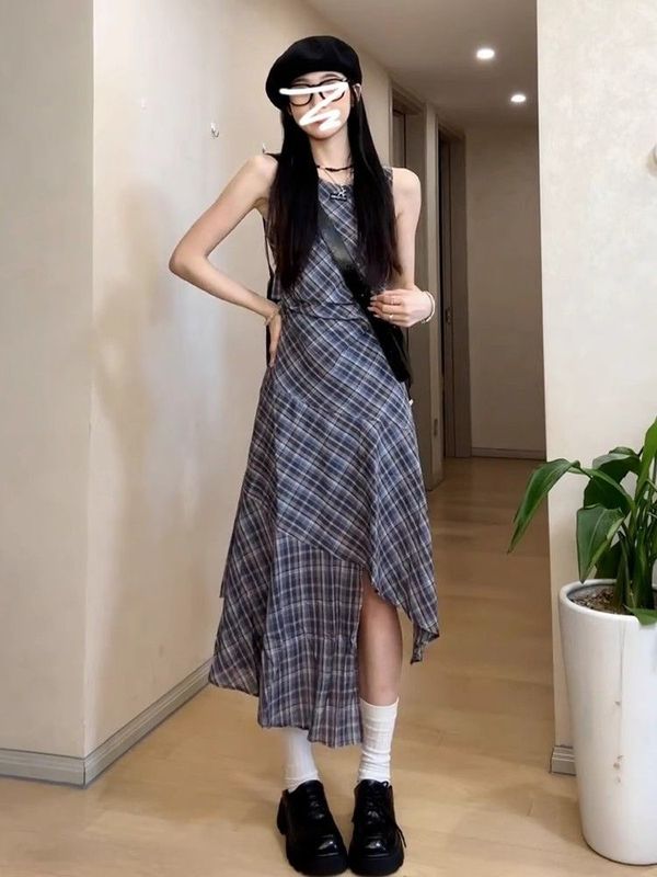 レトロチェック柄ドレス女性のための 2025 夏気質ウエストベストドレスデザインニッチ不規則なスカートロングスカート|undefined