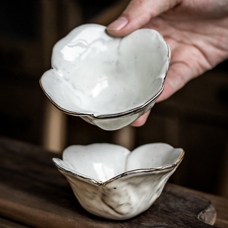 Pétalos retro Plato de sabor de cerámica de 3,5 pulgadas Plato de vinagre de condimento de olla caliente Plato de inmersión Plato pequeño japonés Exportación transfronteriza