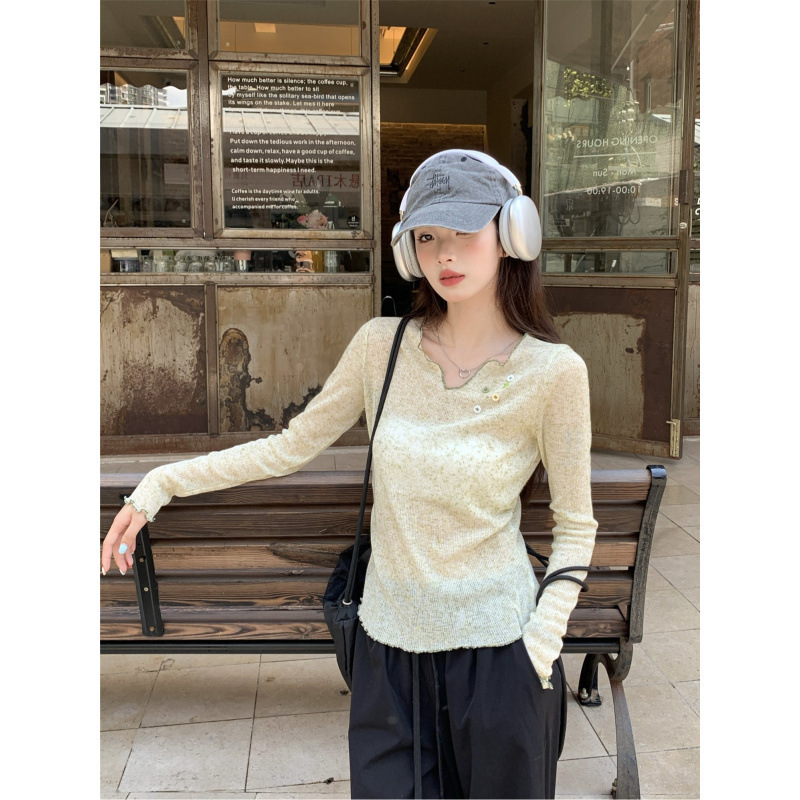 韩系设计感V领微透防晒T恤女装夏季新款小众纽扣薄款修身罩衫上衣|undefined