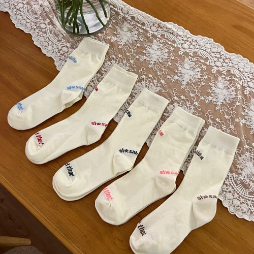 Korean streetwear She letter pure color embroidery crew socks for men and women, 100% cotton, Instagram trend, niche co-branding, bumpy socks