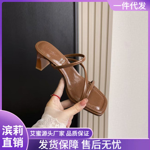 ��ʽ�ָ�����һ���ϸ߸������ɫ�ļ���ЬŮ�⴩�и�5cm�@���L