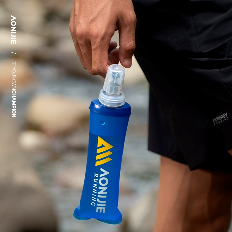 Teapot, handheld sports foldable off-road water container, for running