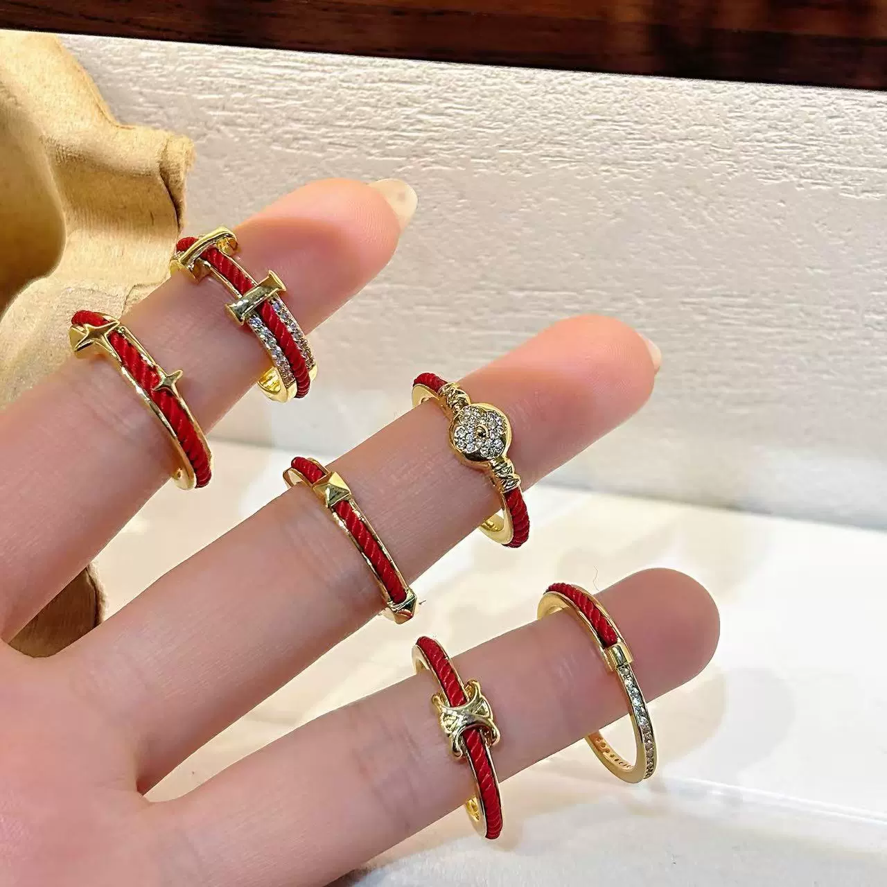 新年本命年红绳星芒锆石字母戒指女复古个性时尚潮流百搭指环戒指