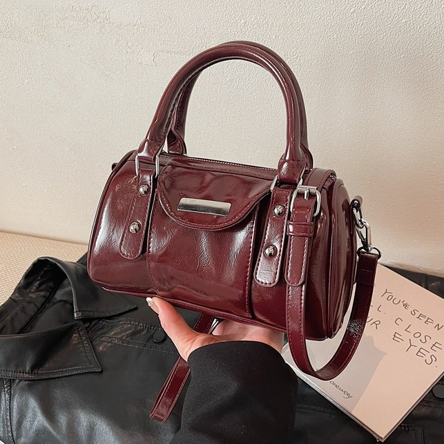 2026년 핫템 레트로 니치 하이엔드 오일왁스 가죽 핸드백 여성용 다용도 트렌디 패션 통근 크로스백