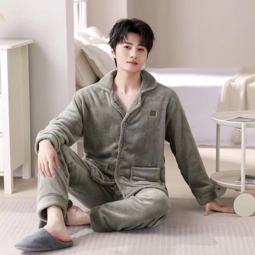 Pijamas para hombres otoño y invierno nuevos botones de franela ropa de casa Cardigan set bordado con solapa pijamas sueltos