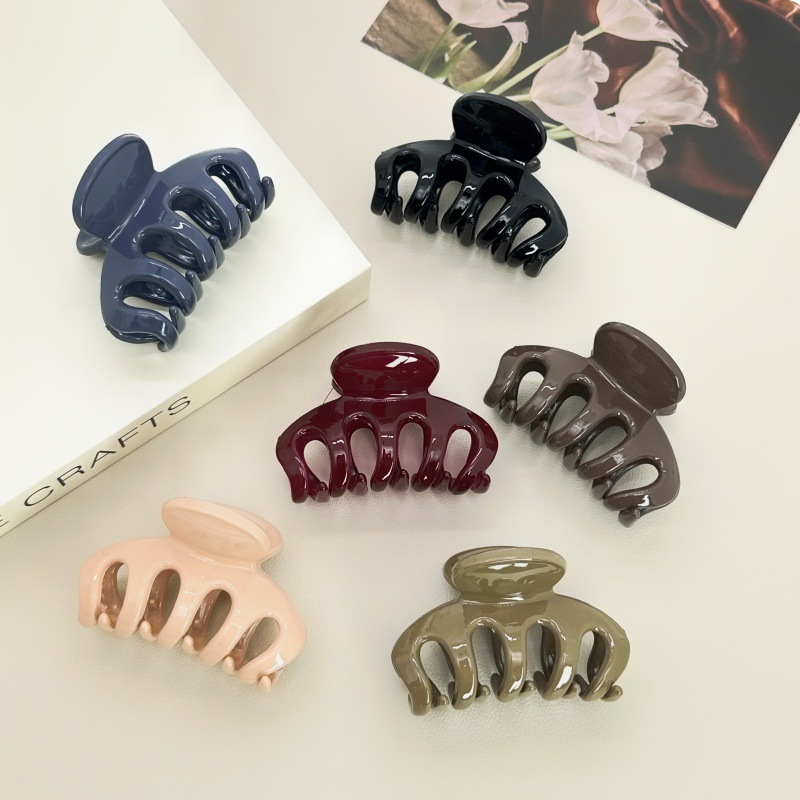 Pearl twist hair clip with plastic embellishment women's Korean side clip Korean style individually packaged pastoral two-yuan store accessories
