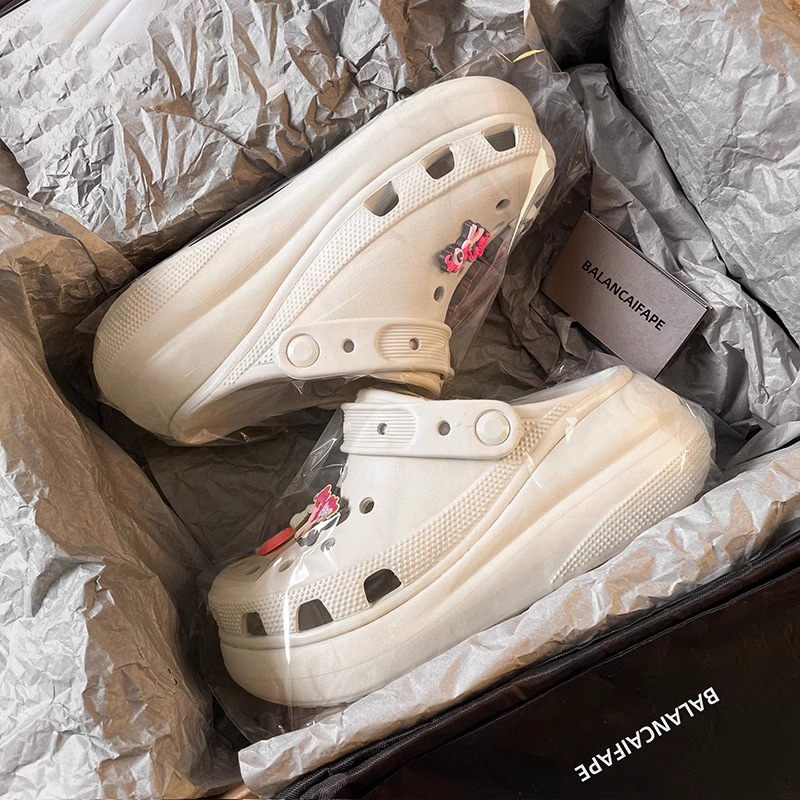 Cloud Croc Shoes Women's Puff Thick Sole Heightening Outdoor 2025 New Hot Style Breathable and Shit Feeling Same Style for Men and Women