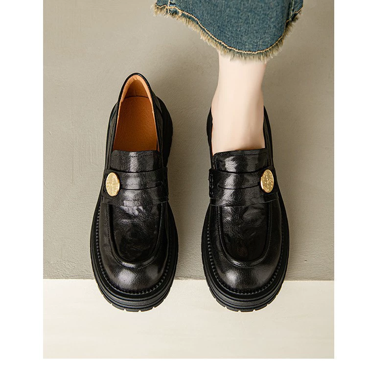 Маленькие кожаные туфли в британском стиле женские толстые каблуки с толстой подошвкой 2025 новый весна и осень зима рафур одиночные туфли с мягкой кожей черный