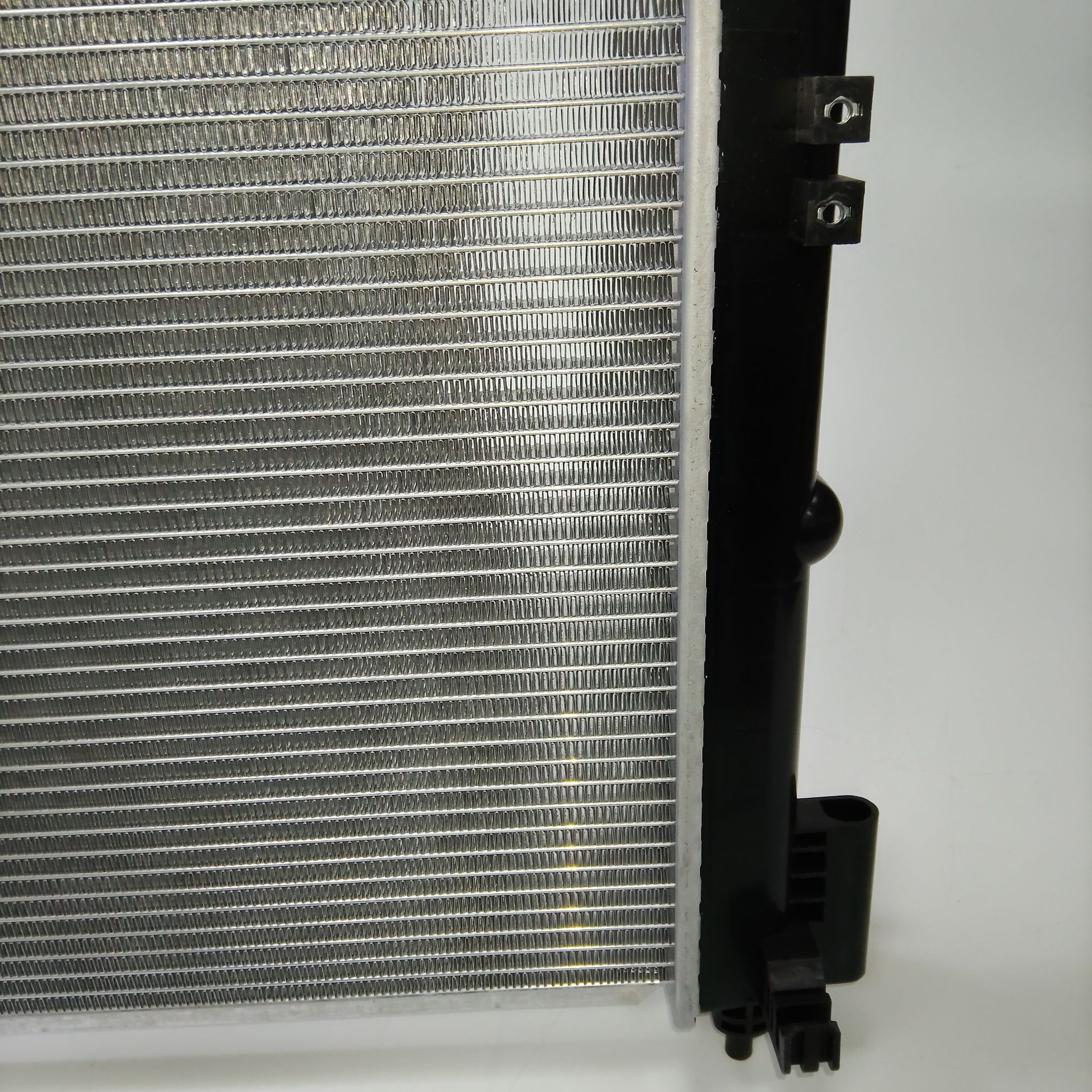 Suitable for 2019 Buick Excelle with Temperature Control/Cruze 1.0T/3.0T Radiator Water Tank 26309120