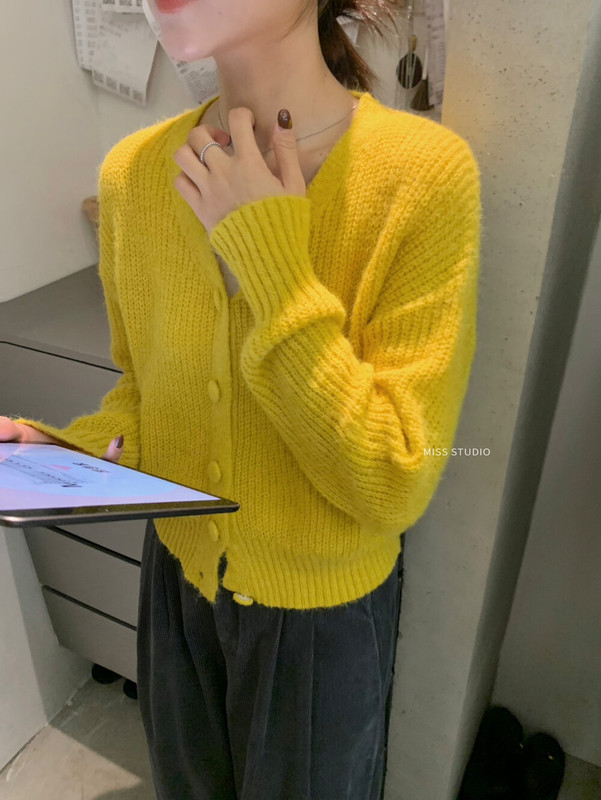 miss密思家2025秋季彩色简约慵懒v领针织毛衣外套女短款开衫上衣|undefined
