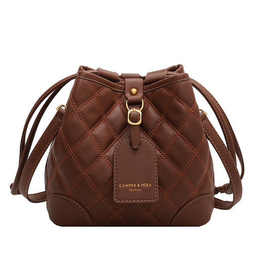 Niche bag design women's bag 2024 new spring and summer popular personality rhombus single shoulder crossbody bag fashion bucket bag