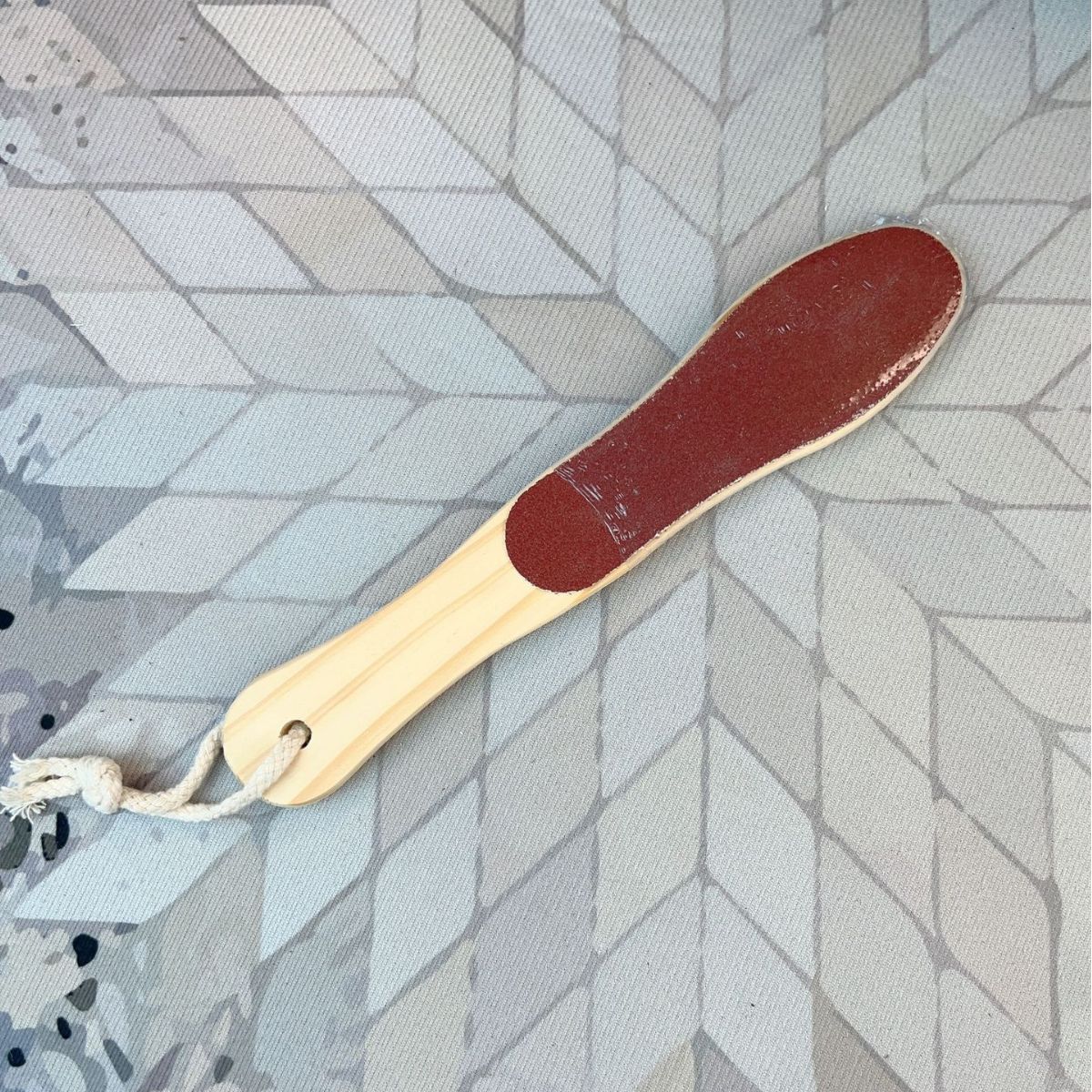 Fabricante mayorista de madera de manija de pie de enfermería de pie de grasa esmerilado pie de fricción herramienta de eliminación de piel muerta image 5