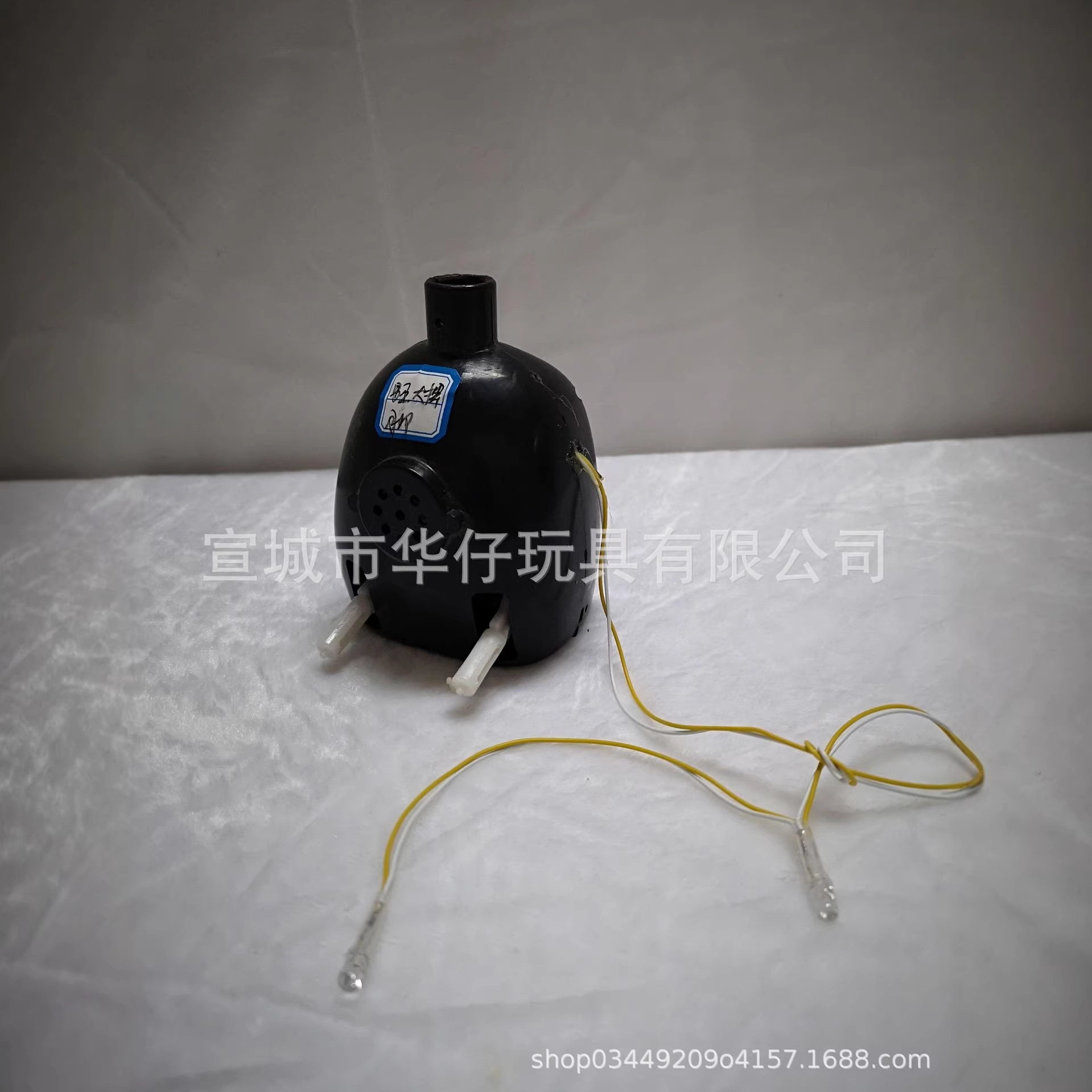 万圣节大摆脚摇摆创意电动声控动作动漫公仔发声发光电动踢脚机芯
