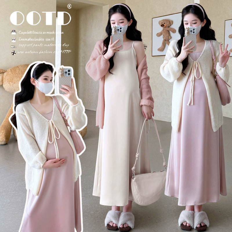 Maternity wear 2026 new autumn dress, stylish and age-reducing two-piece set for pregnant mothers, spring and autumn suspender dress