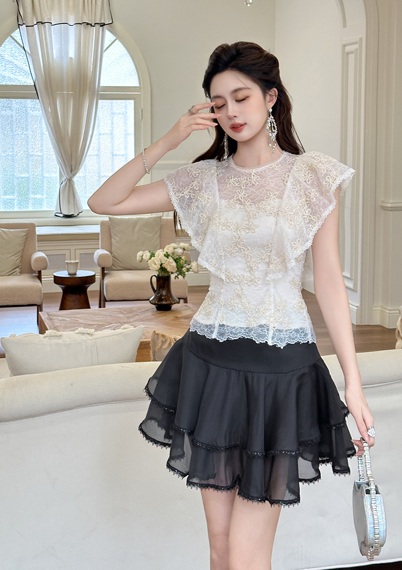 Áo ren nữ ôm dáng tay ngắn cổ tròn diềm xếp nếp — mơ chi tiết 4