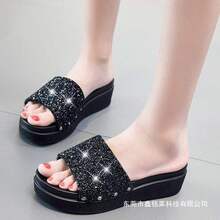 �¿�r��ˮ��¸�������ˮ̨����и�ţƤ�⴩һ�֛���ЬŮ��