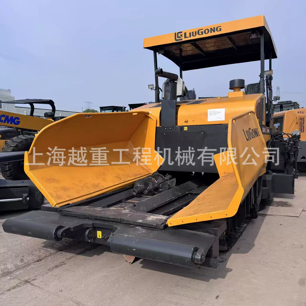 Б/у асфальтоукладчик Liugong CLG509A, ширина укладки 3-9 м, в наличии на продажу