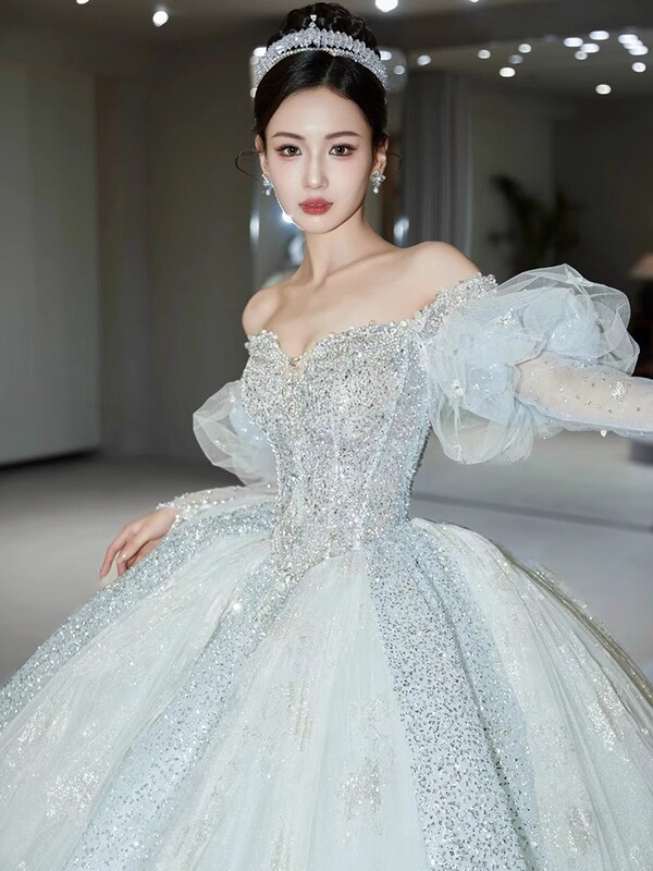 青い一字の肩のフランスのウェディングドレス2024の新型の新婦は王女の高級な質感を逃げます。|undefined