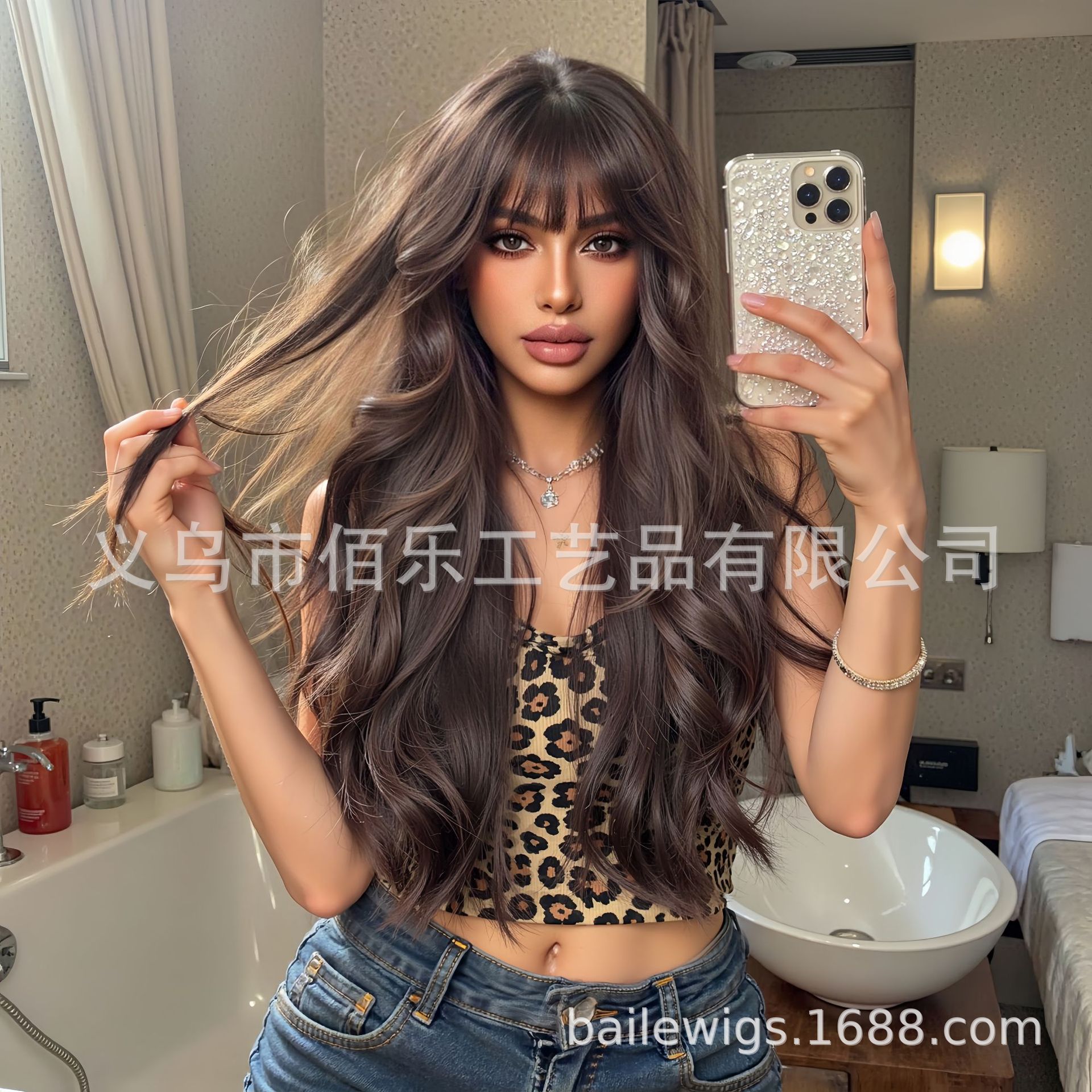 Nuevo estilo transfronterizo peluca marrón 26 pulgadas Qi flequillo pelo largo y rizado cubierta de cabeza completa fibra química mujer hair Europa y América spot image 7