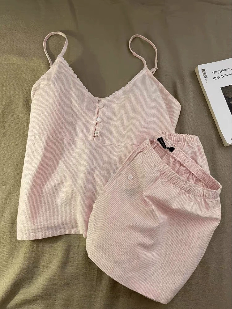 Пижамный комплект женский, французский стиль, майка‑с.camisole с V‑вырезом и шорты, моделирующий эффект