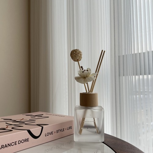 MUJI INS Original Wood-Dried Flower Decor, Flameless Vine Branch Aroma Diffuser for Living Room, Bedroom, and Bathroom, Odor Elimination, Long-lasting Fragrance