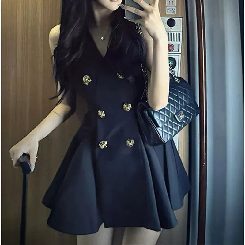 法式连衣裙女夏季显瘦气质名媛小香风双排扣v领收腰a字百褶短裙子