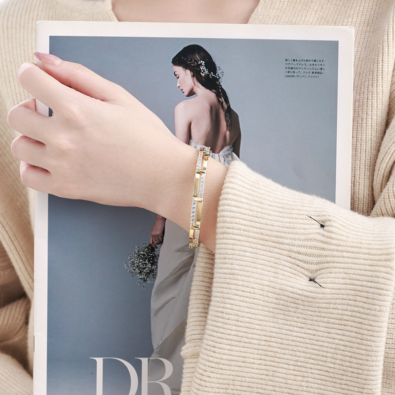 Xuping gemas artificiales geométricas cuadradas frías pulseras de viento europeas y estadounidenses transfronterizas lujosas lujosas joyas personales al por mayor mujeres