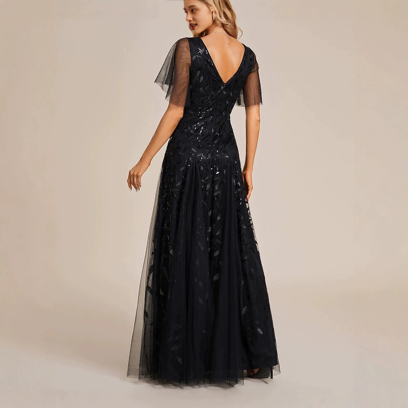 Cross-border European and American style V-neck sequin mesh dress, a luxurious and elegant gown suitable for banquets, hosting events, proms, and as a bridesmaid dress, in a long length