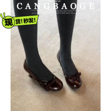 �ر����¿�﷨ʽ������Բͷ�ָ���ЬŮǳ��һ�ŵ�ͨ����Ƥ��Ь
